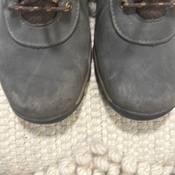 Timberland size 5 hiking boot. Waterproof. - Picture 5 of 9